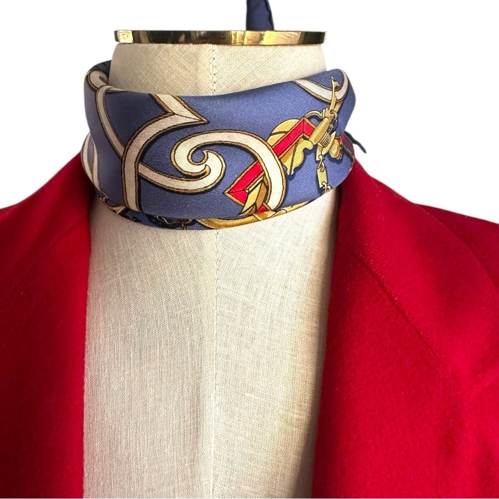 Hermès Classic Blue 100% Silk Bandana Scarf 17x17 “L’Instrvction Dv Roy” CLEAN - Picture 8 of 9